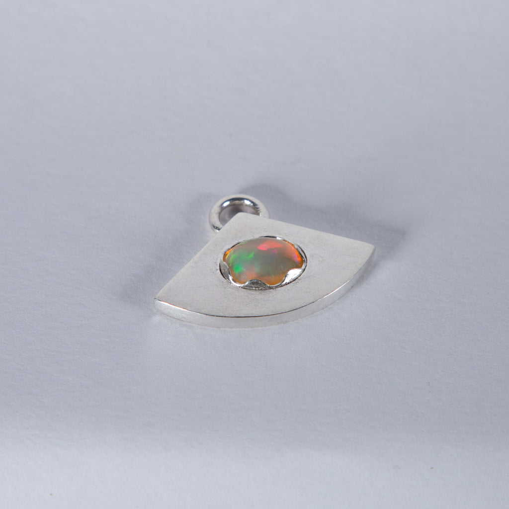 Eye of opal pendant