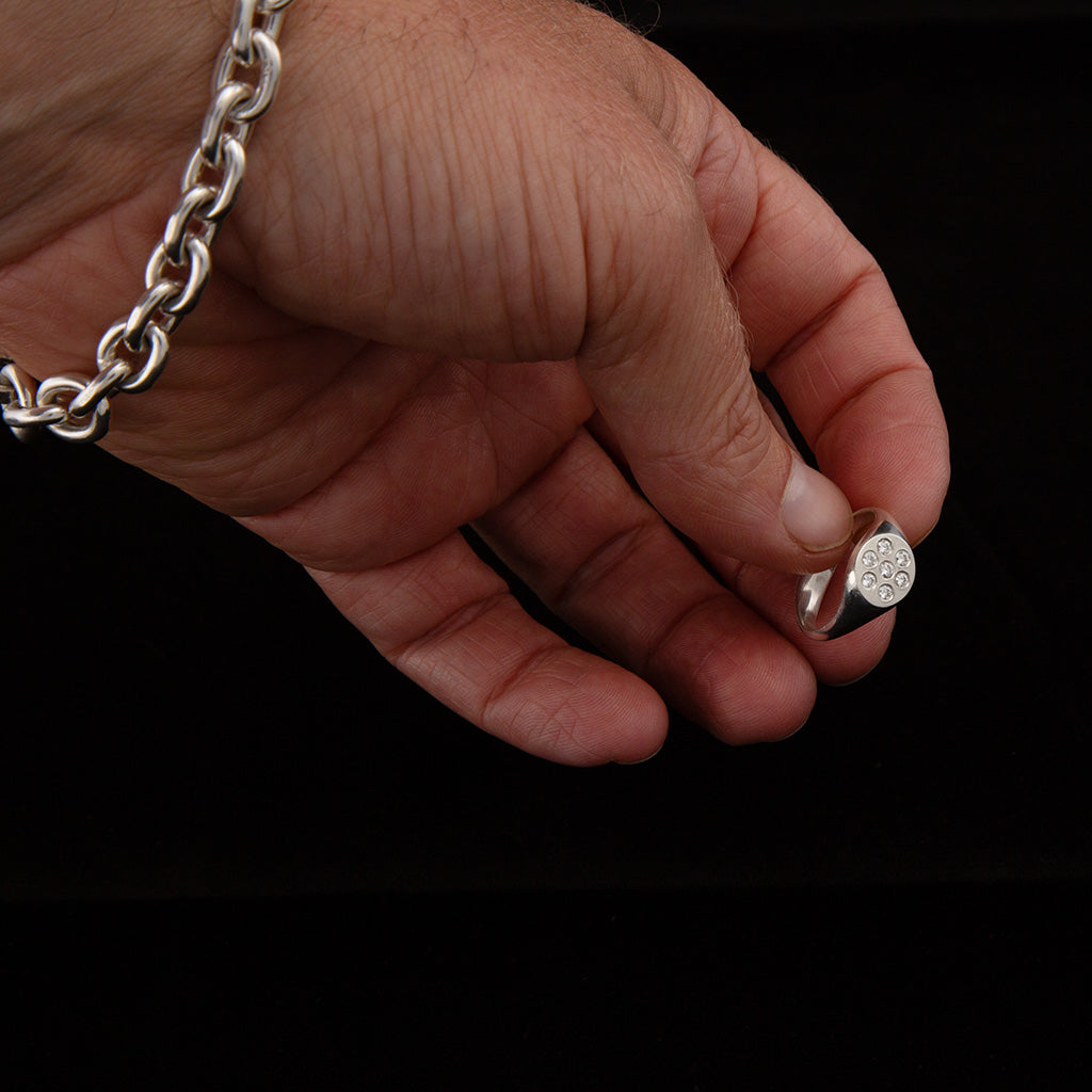 7 stones signet