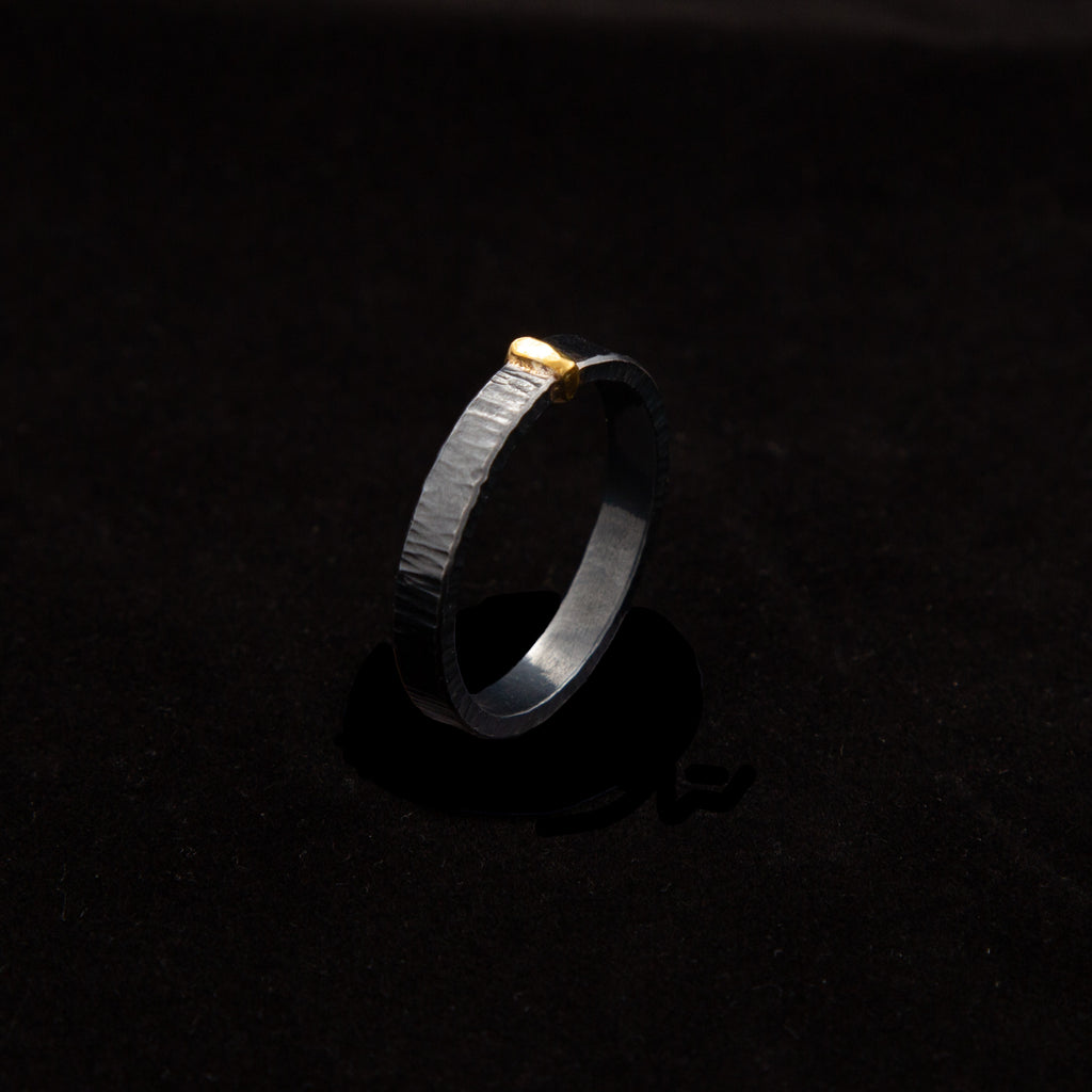 Keystone Hammered Kintsugi Band