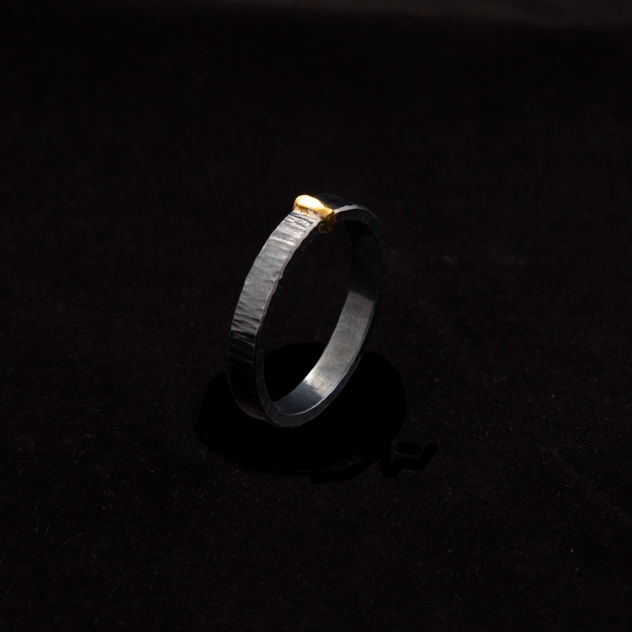 Keystone Hammered Kintsugi Band