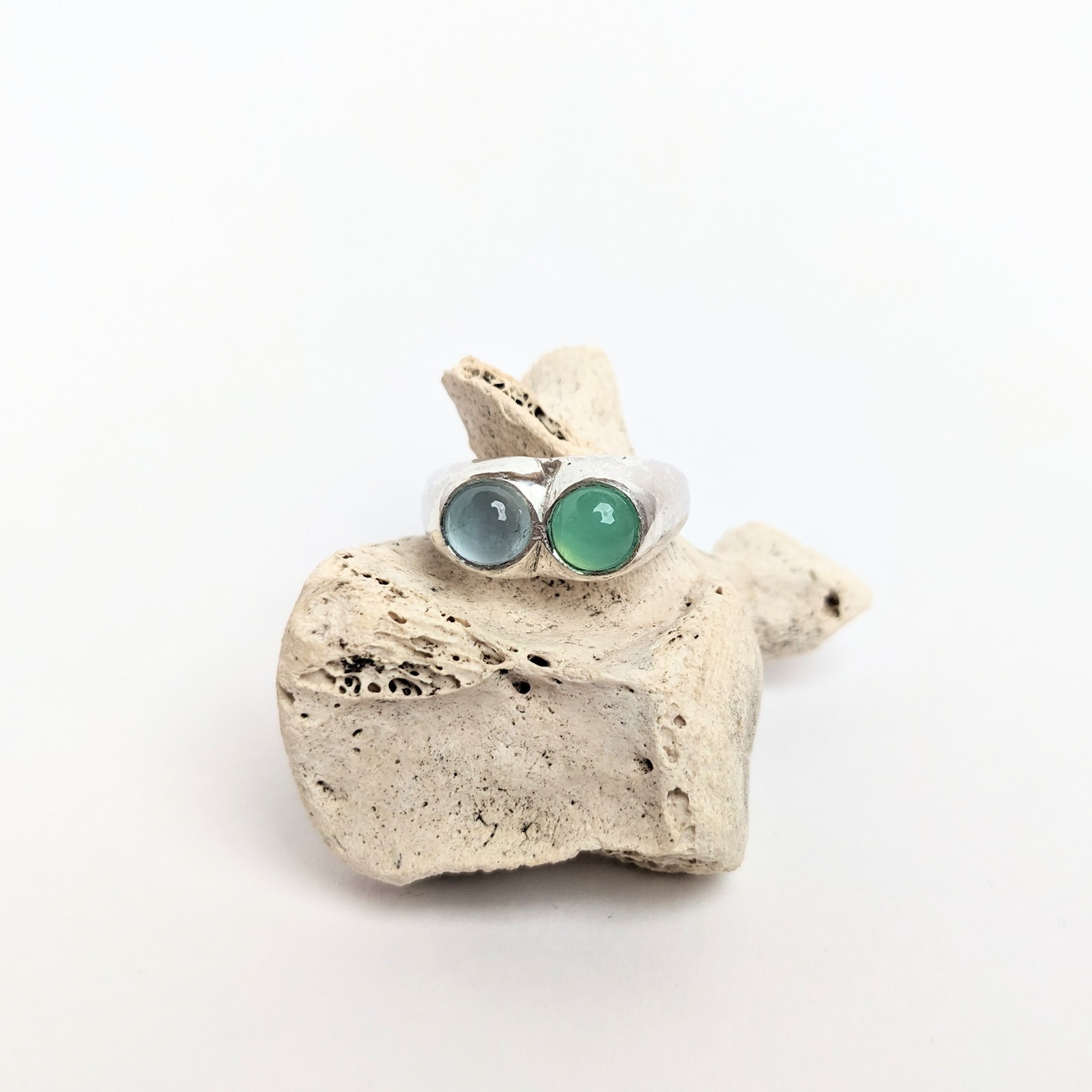 Chrysoprase and moonstone in silver