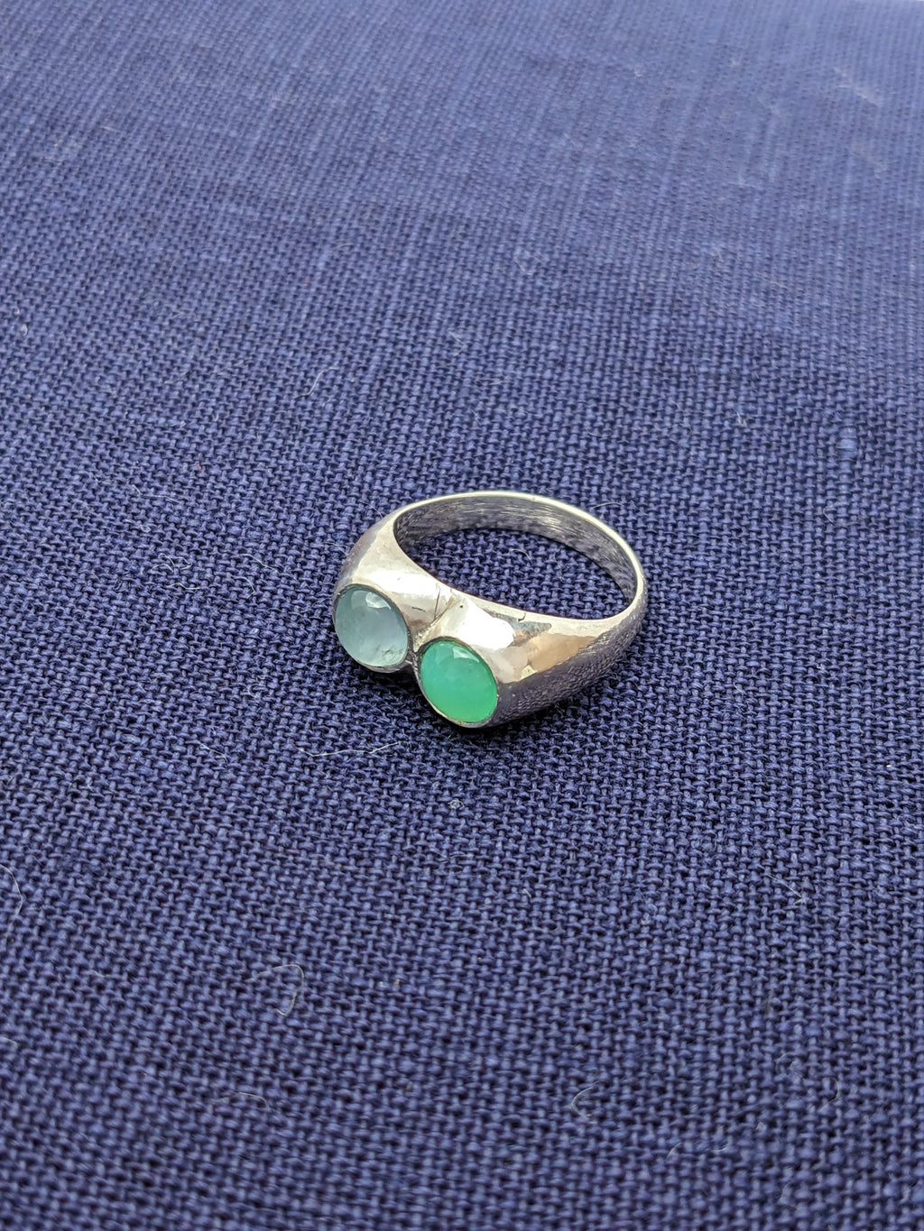 Chrysoprase and moonstone in silver